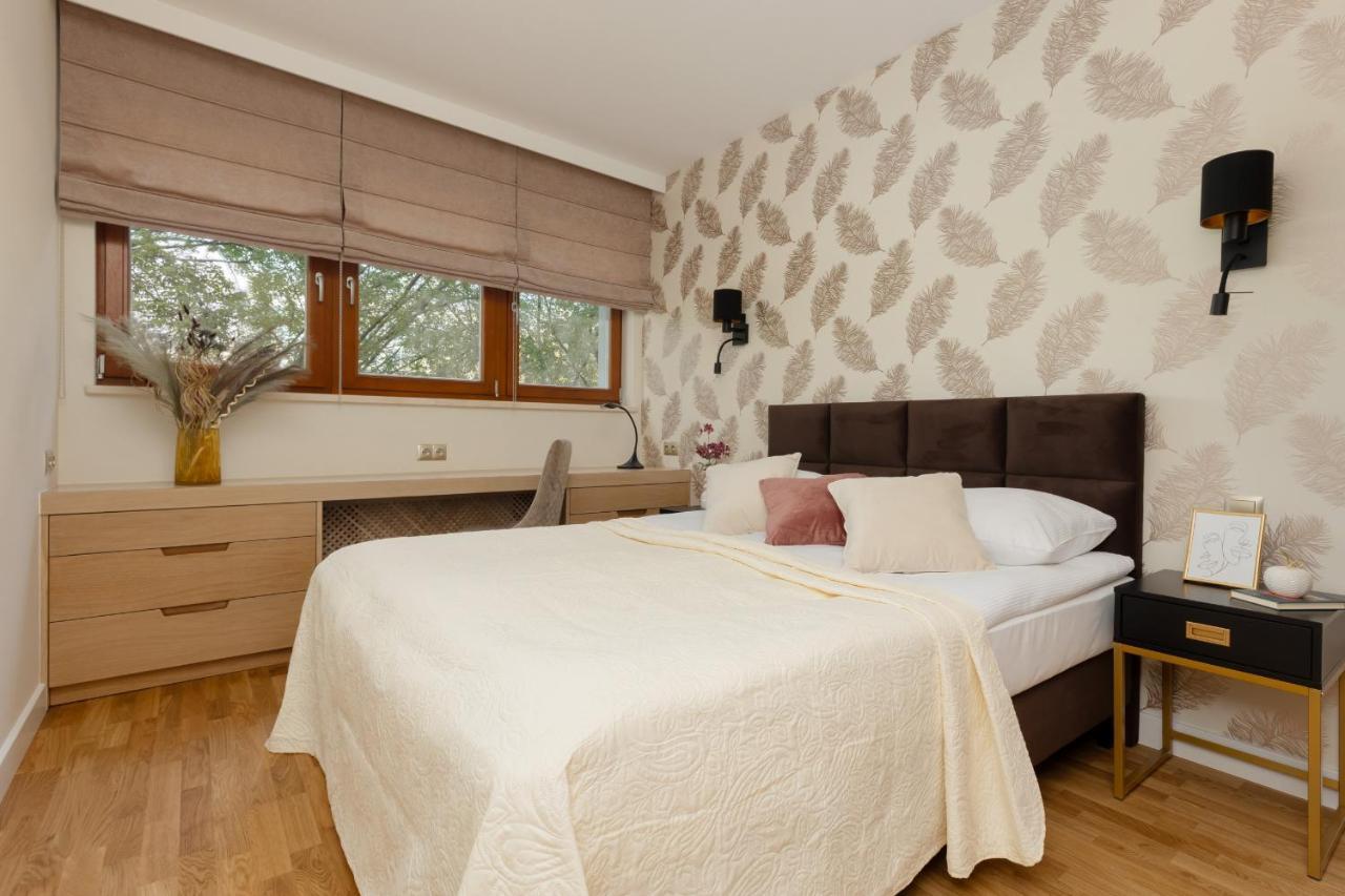 Deluxe Apartment Wronia 45 With Ac, Parking & Balcony By Renters Prestige Varşovia Exterior foto