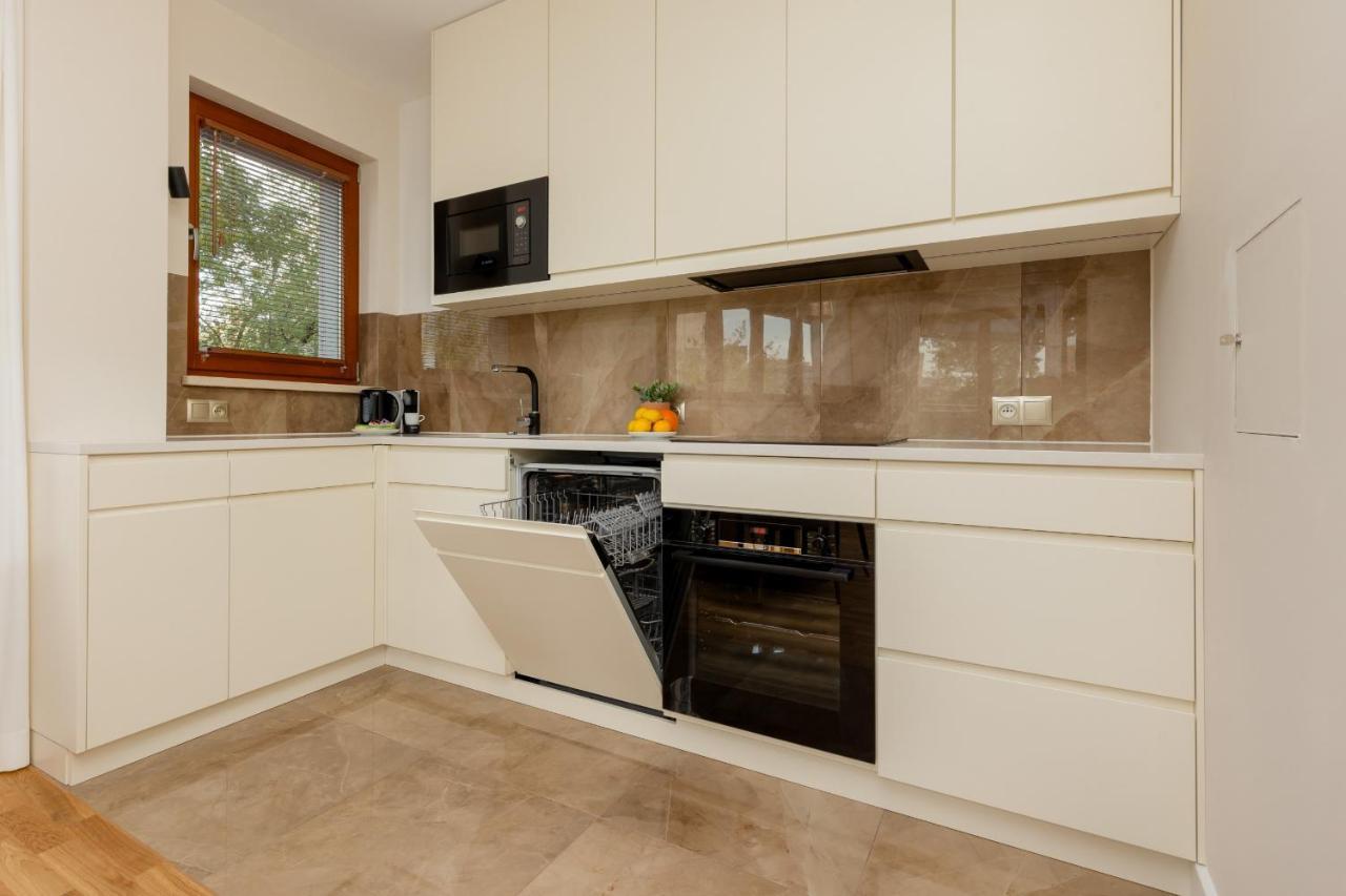 Deluxe Apartment Wronia 45 With Ac, Parking & Balcony By Renters Prestige Varşovia Exterior foto